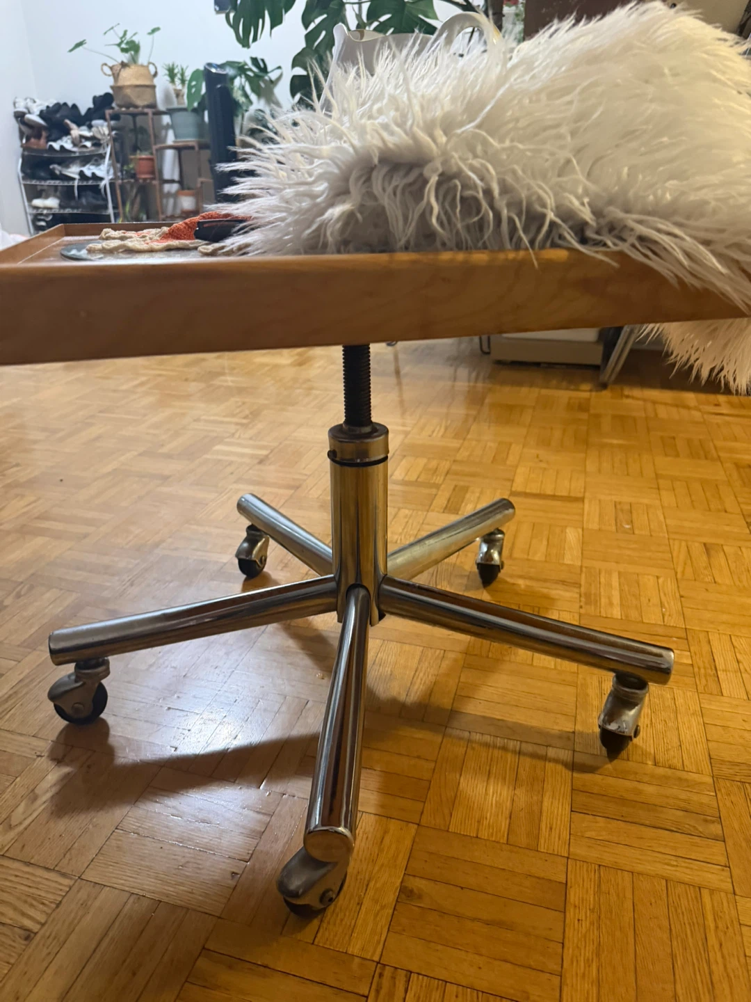 Rolling wooden side table - photo 2