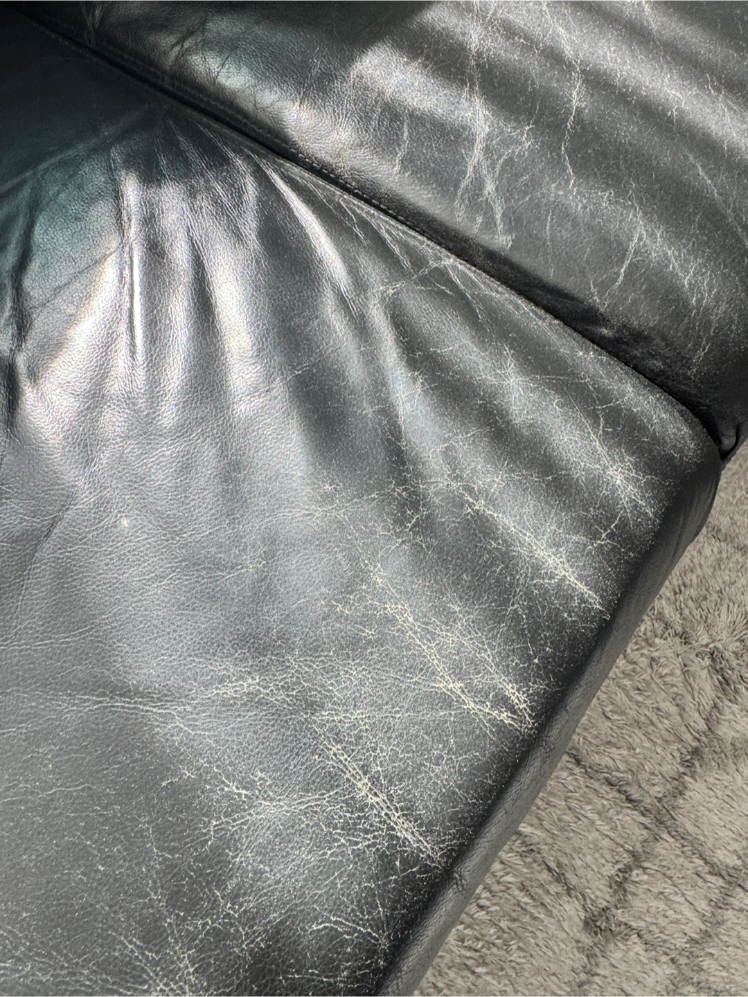 Black Leather Three-Seater Sofa - photo 5