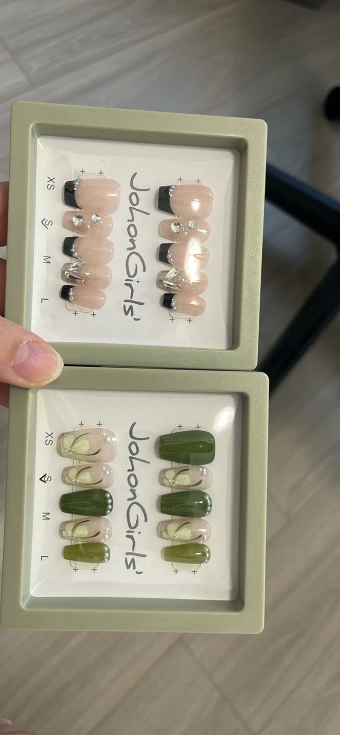 JohonGirls Press-on Nails Set of 2