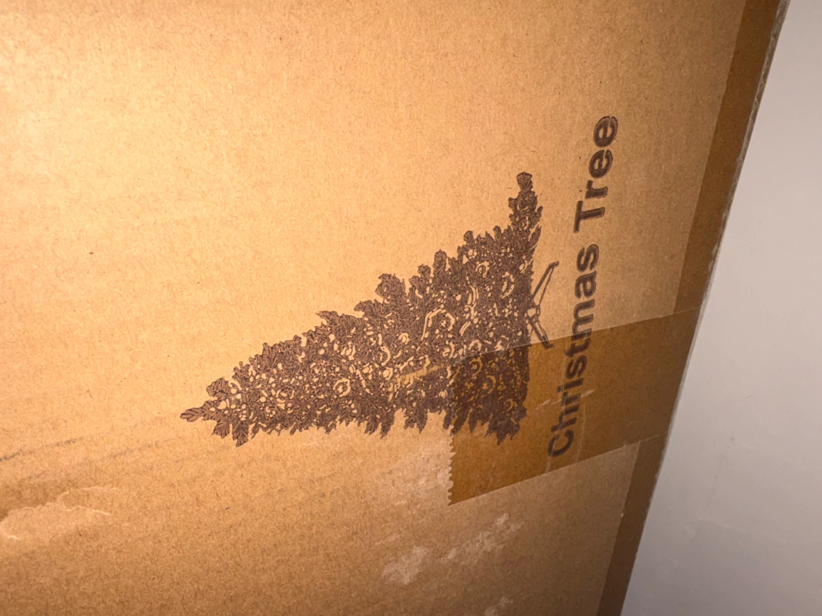 6 Foot Prelit Artificial Christmas Tree - photo 4