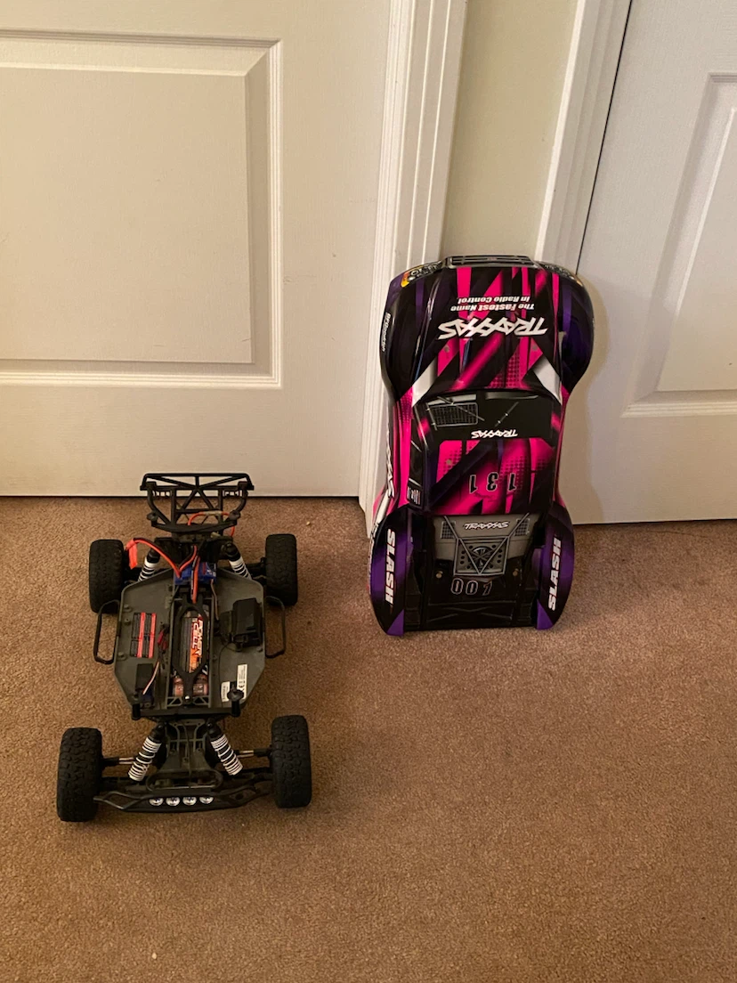 Traxxas Slash RC Truck with Controller and Charger - photo 2