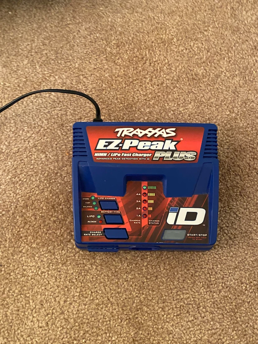 Traxxas Slash RC Truck with Controller and Charger - photo 3