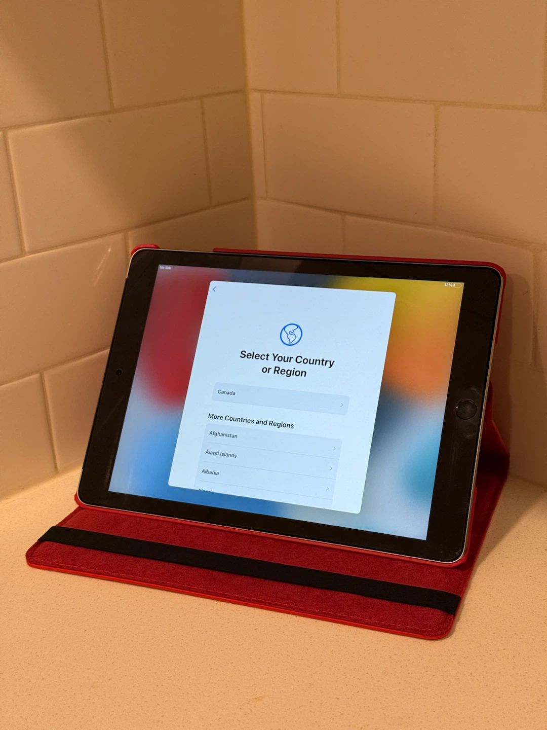 Apple iPad Air 2 (WiFi + Cellular) W/2 Cases