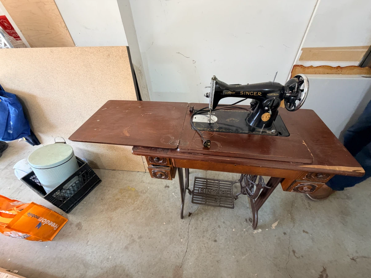 Vintage Singer Sewing Machine with Cabinet