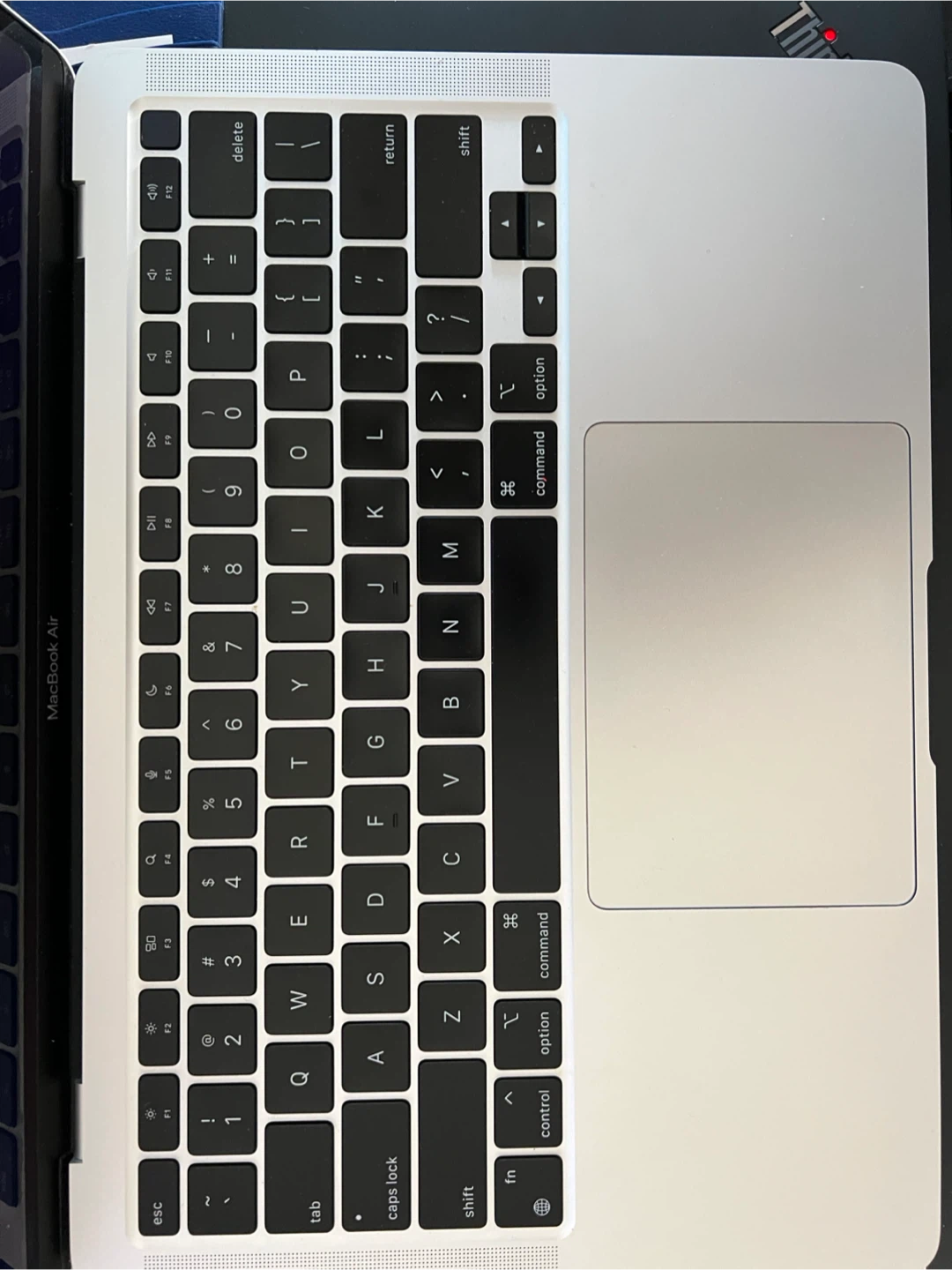 Apple MacBook Air M1 (16GB RAM, 256GB SSD), 92% Battery + Extras - photo 3
