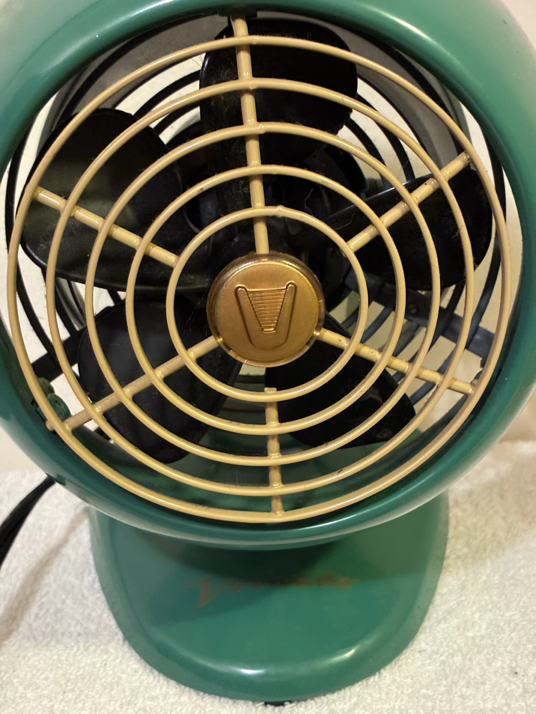 Vornado Retro Desktop Fan - photo 2
