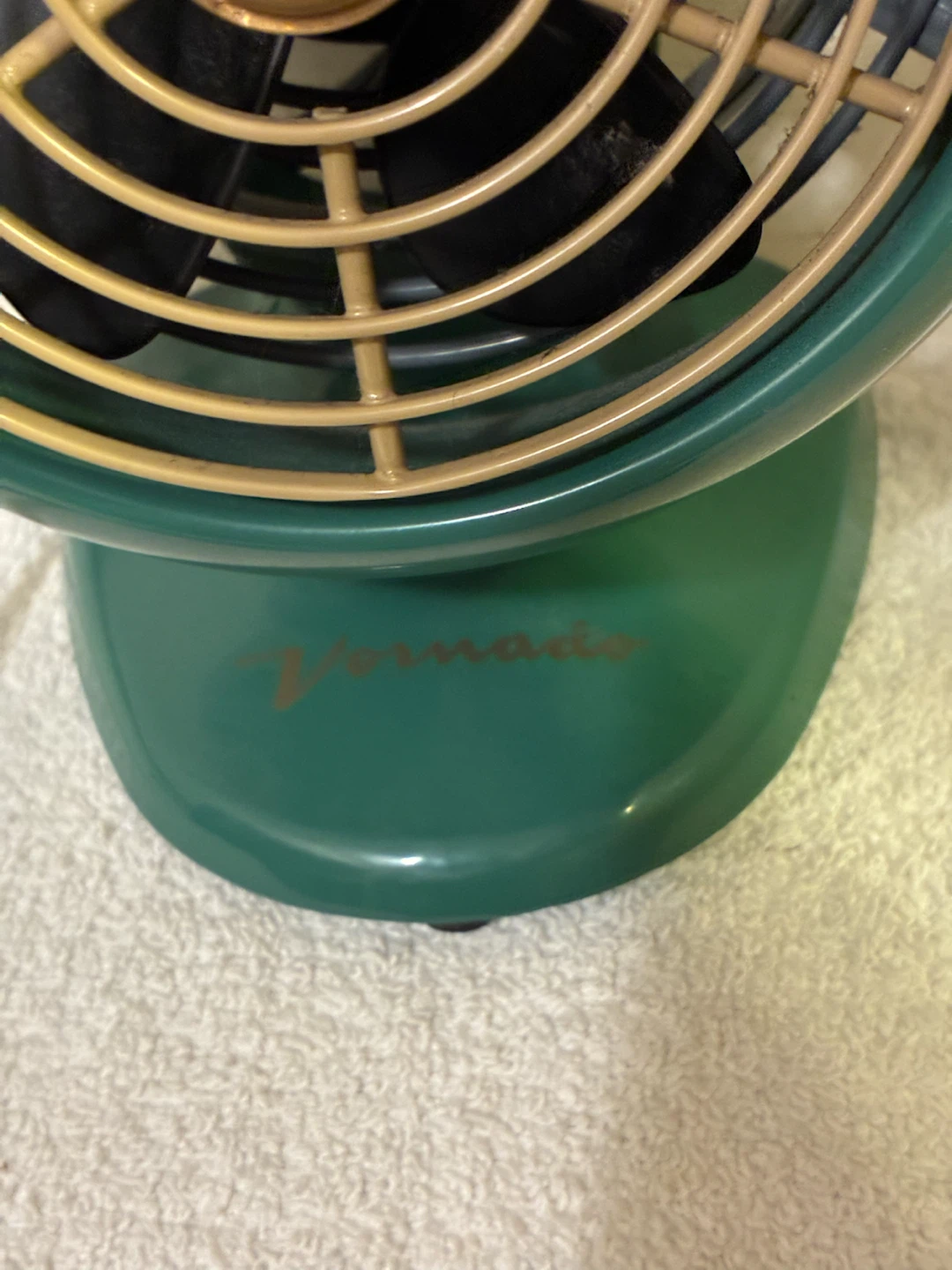 Vornado Retro Desktop Fan - photo 3