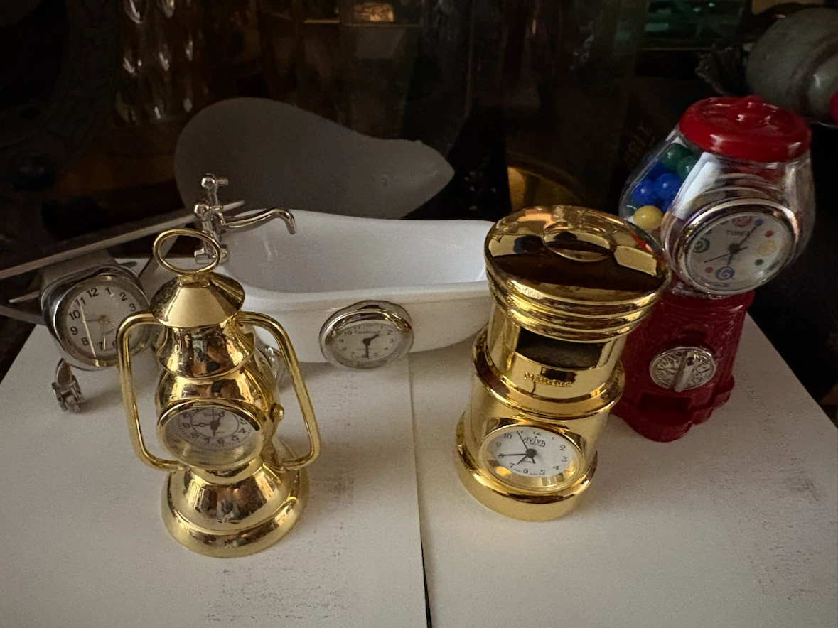 Set of 5 Novelty Miniature Clocks
