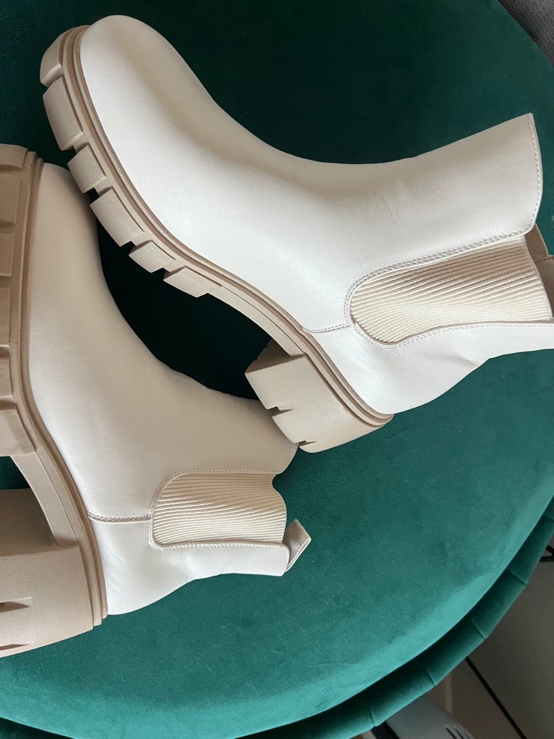 Cream Chelsea Lug Sole Boots Size 40 - photo 2