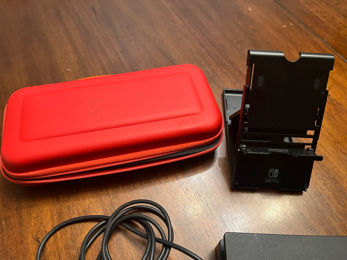 Nintendo Switch Console Bundle with Extra Controller - photo 4