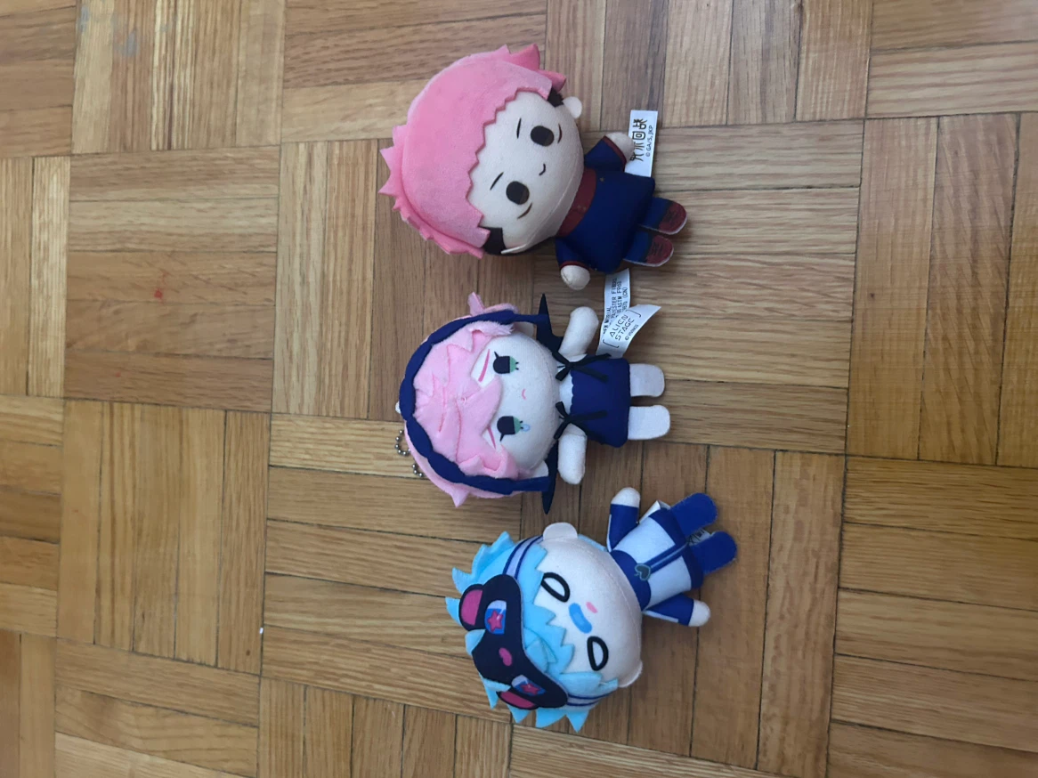 Alienstage and Jujutsu Kaisen keychain plush