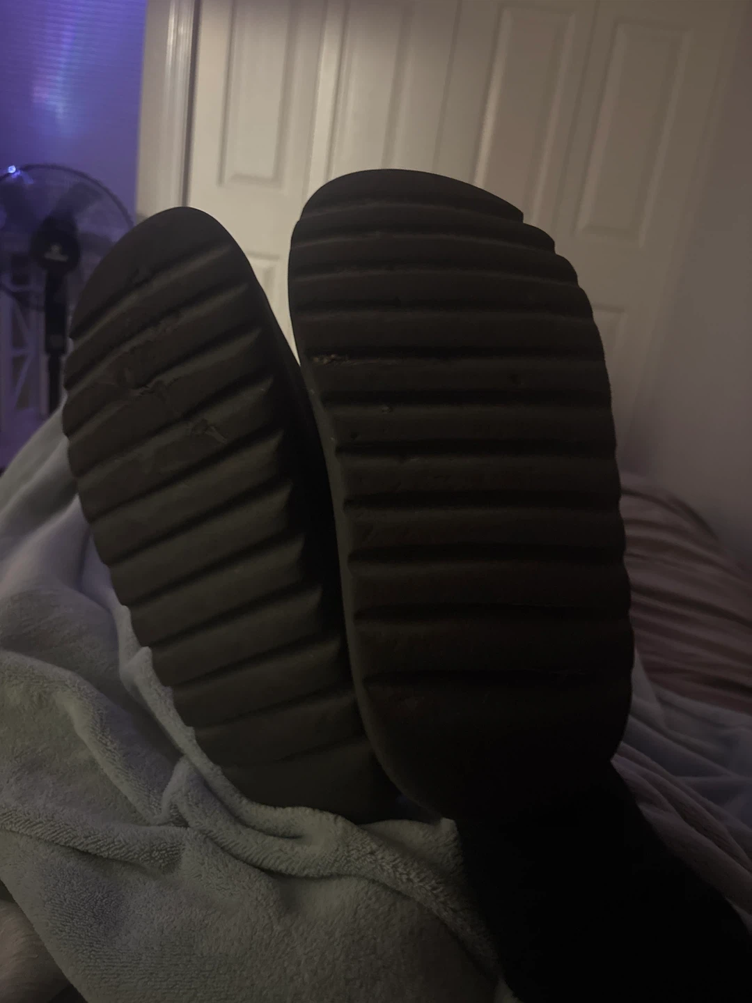 Yeezy Slides Black - photo 3