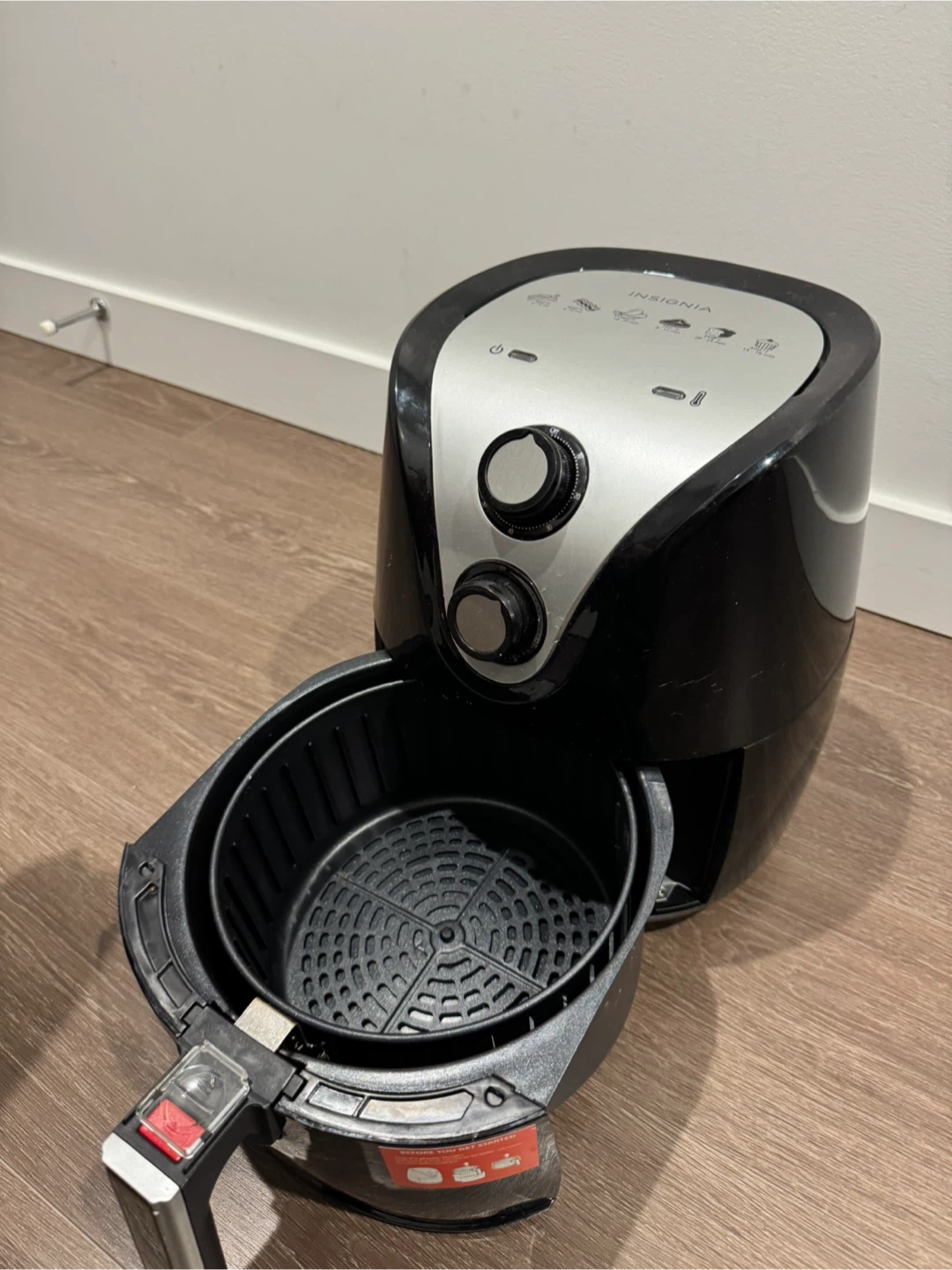 Insignia Air Fryer - photo 2