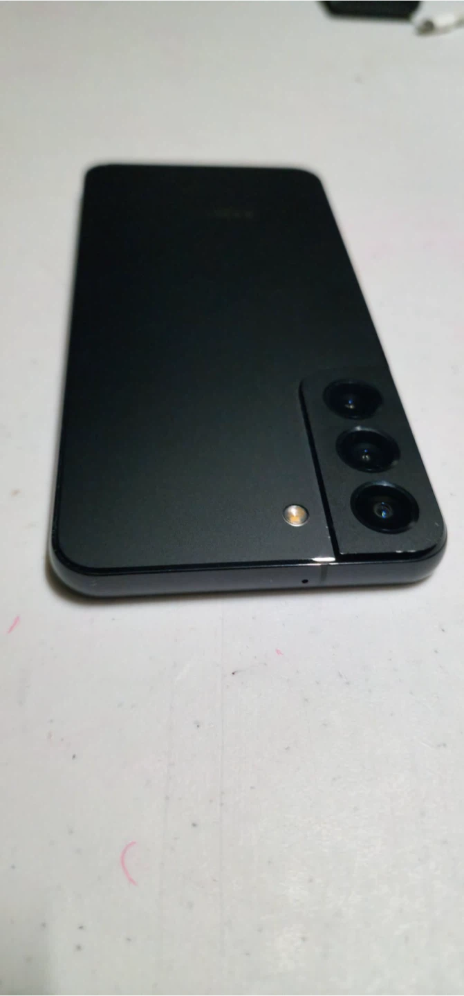Samsung Galaxy S22 - photo 4