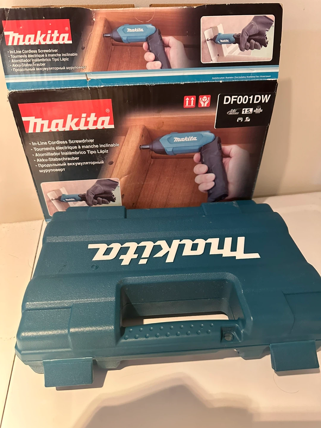 Makita DF001DW In-Line Cordless Screwdriver Set