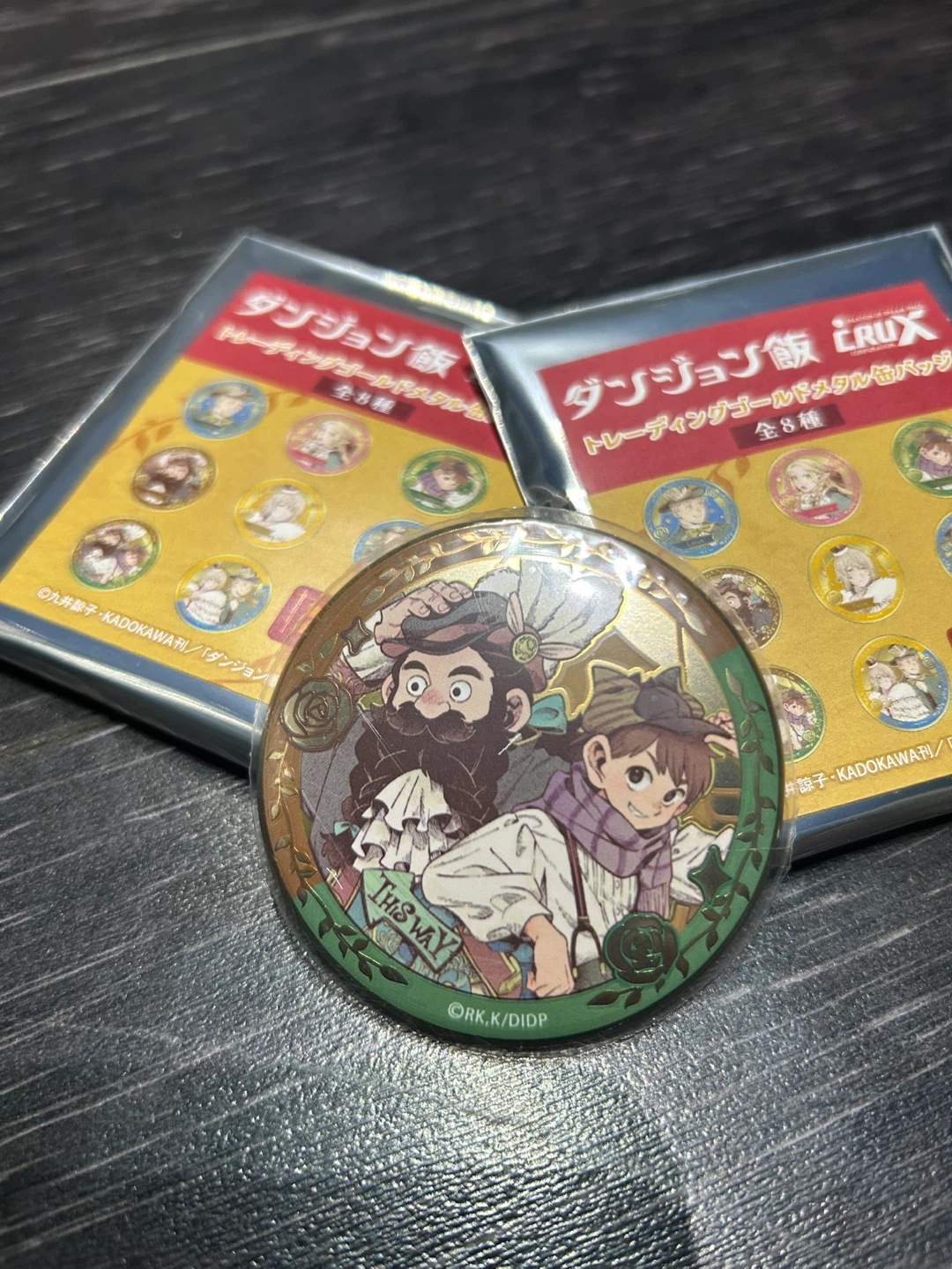 Chilchuck Senshi Alice in Wonderland Dungeon Meshi Gold Badge - photo 2