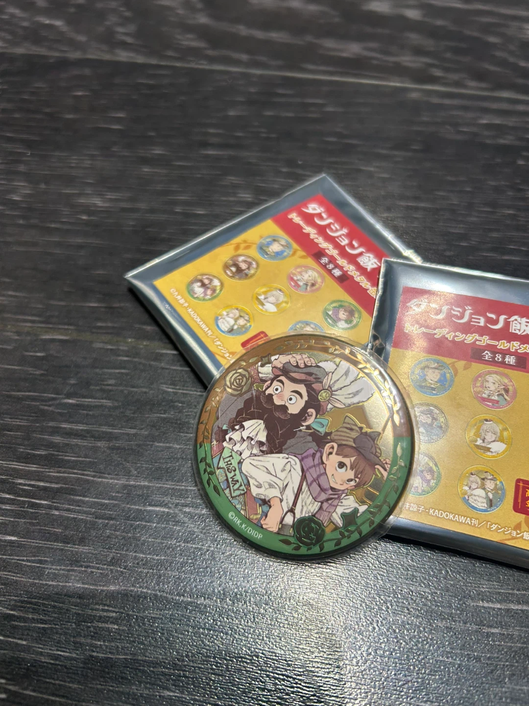 Chilchuck Senshi Alice in Wonderland Dungeon Meshi Gold Badge - photo 4