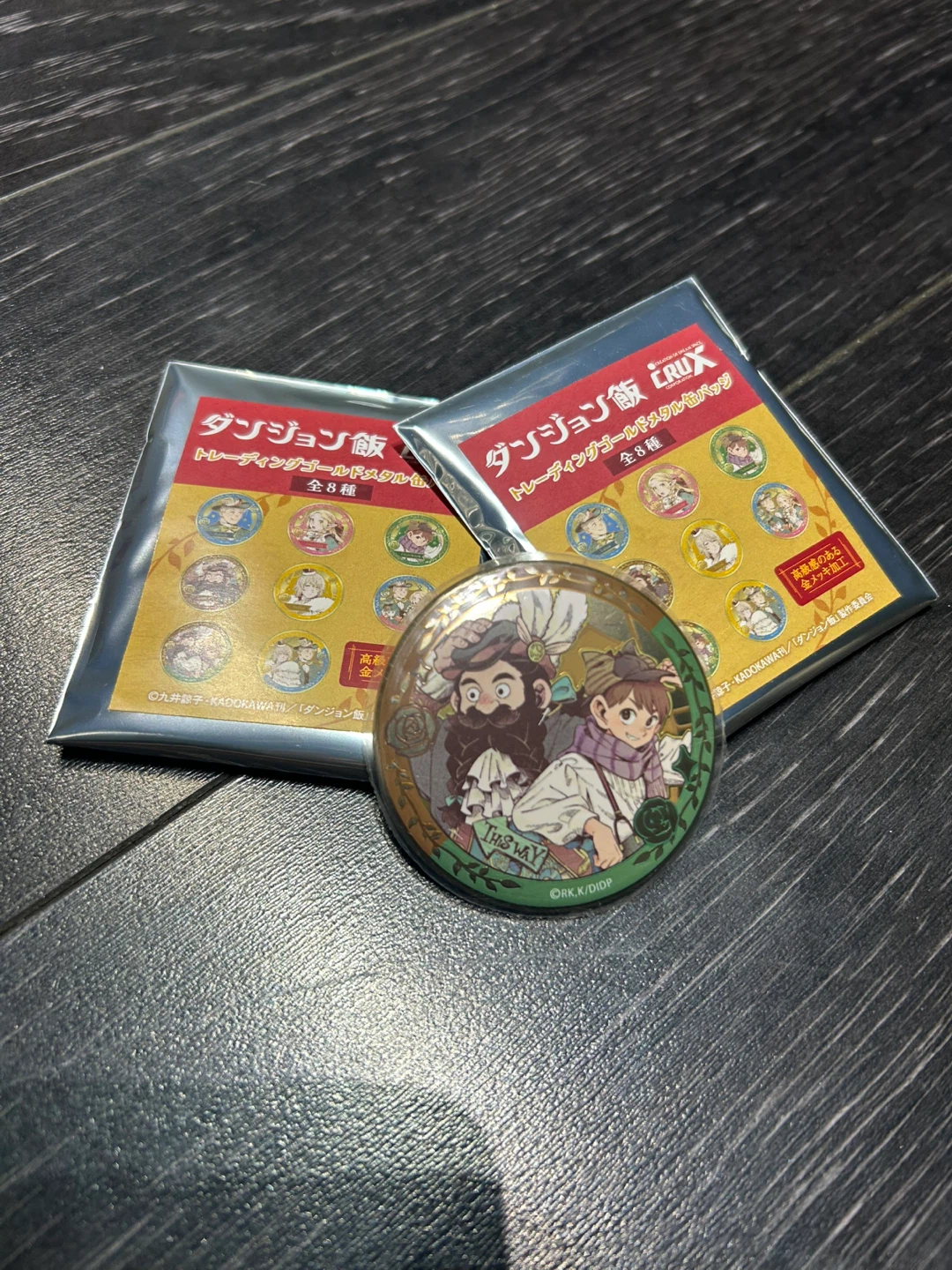 Chilchuck Senshi Alice in Wonderland Dungeon Meshi Gold Badge - photo 5