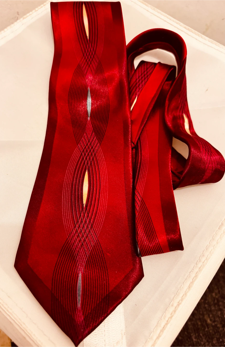 Le Monde Red Patterned Tie