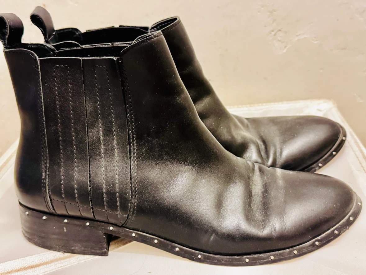 Black leather Chelsea boots - photo 5