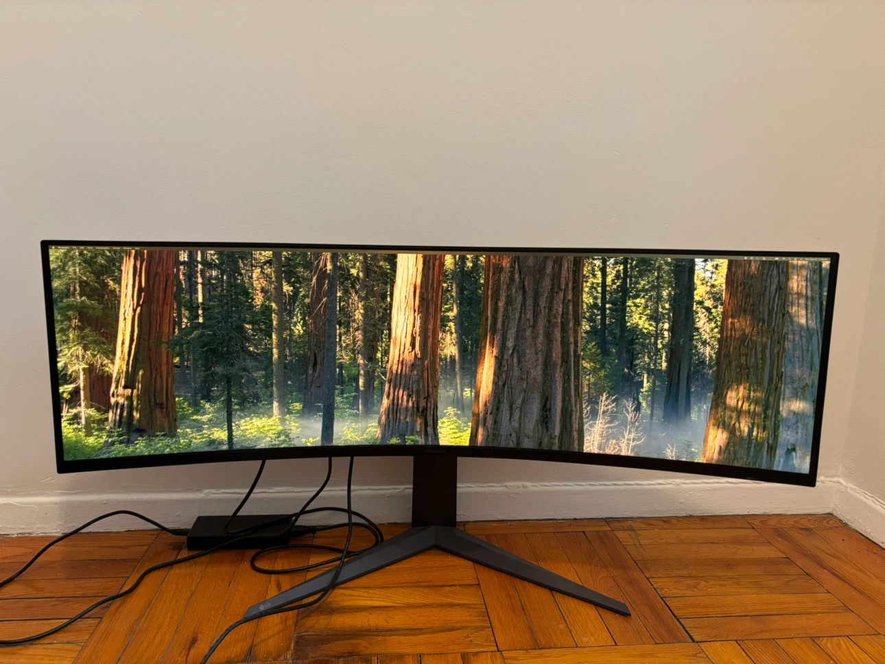 LG UltraGear 45-inch Curved Gaming Monitor - photo 2