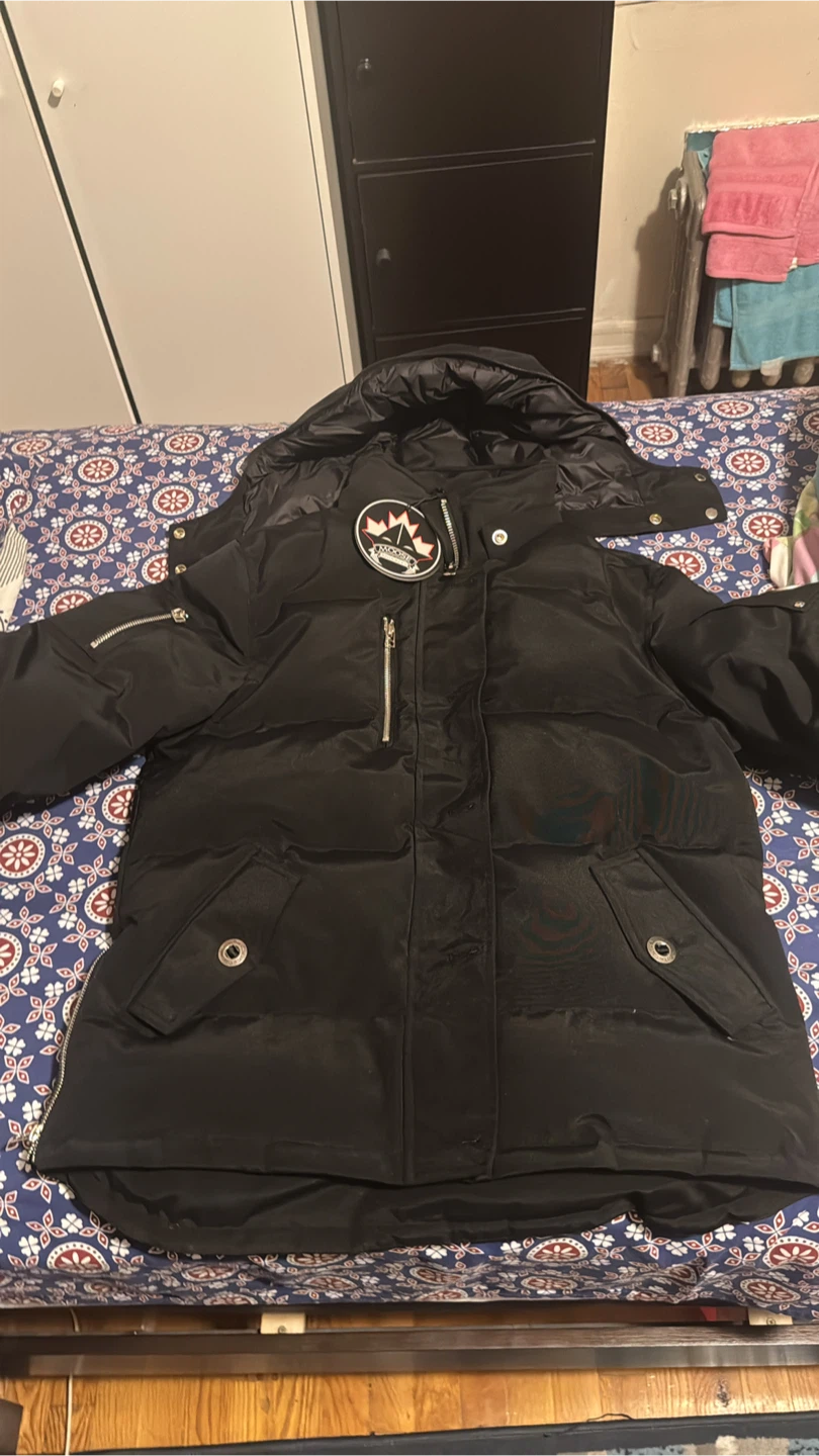 Moose Knuckles Winter Parka - Black - Size Medium - photo 2