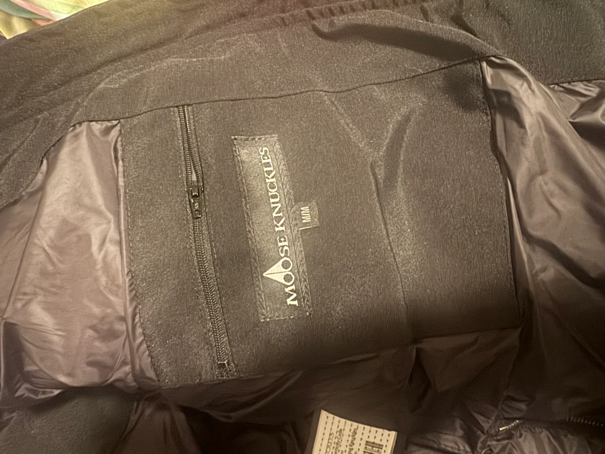 Moose Knuckles Winter Parka - Black - Size Medium - photo 5