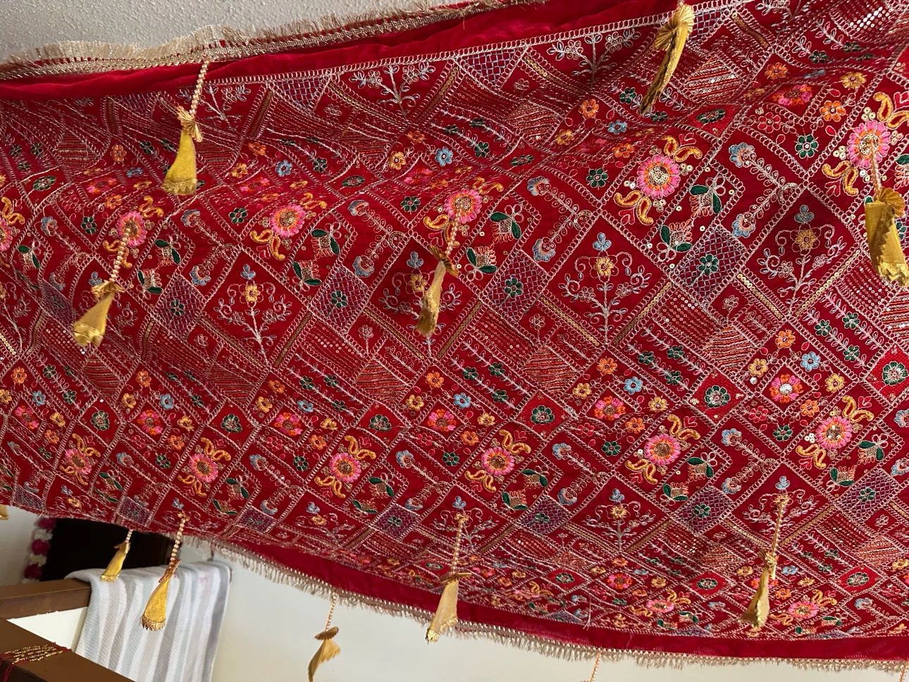 Red Embroidered Decorative Wall Hanging - photo 3