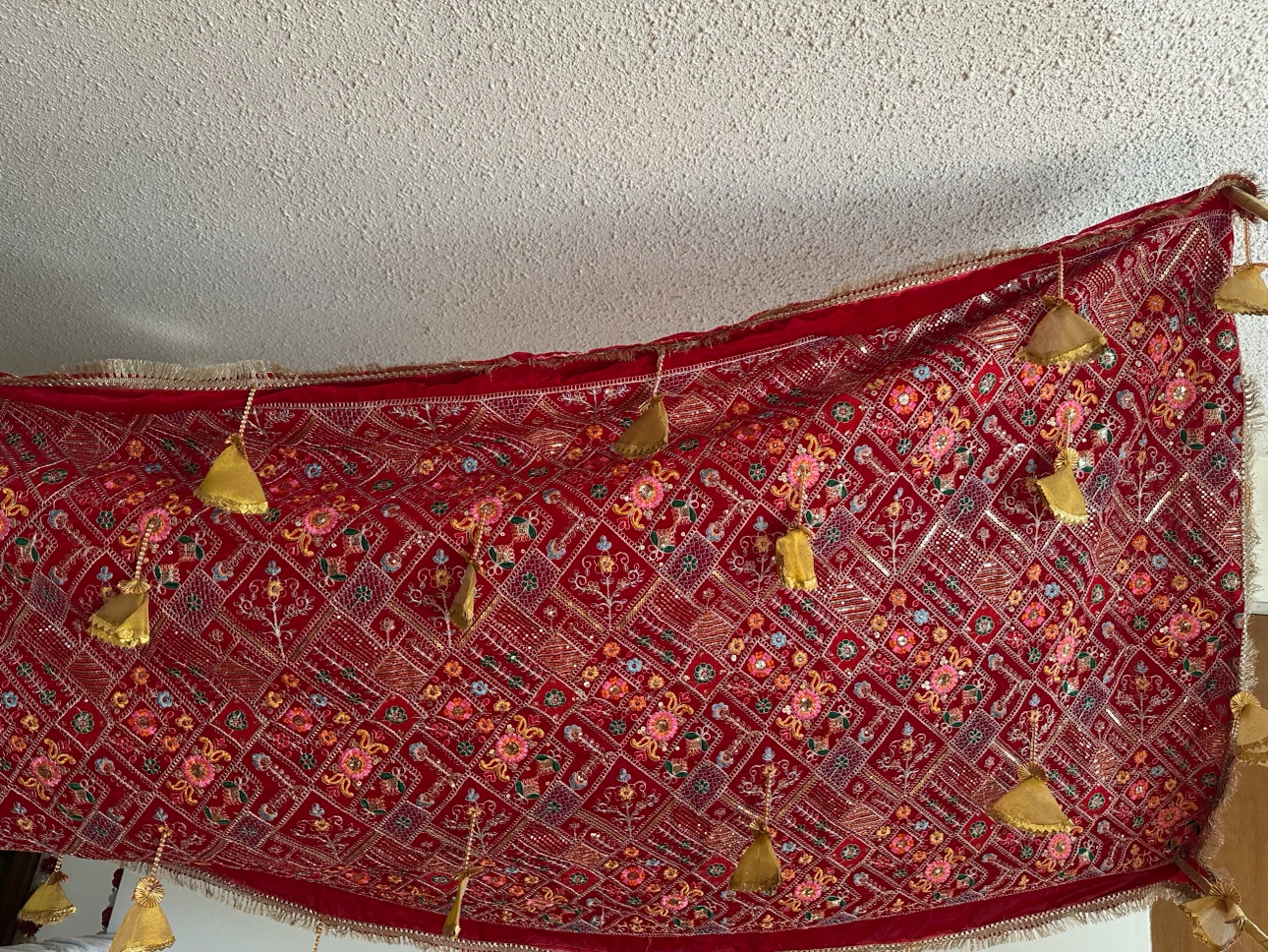 Red Embroidered Decorative Wall Hanging - photo 4