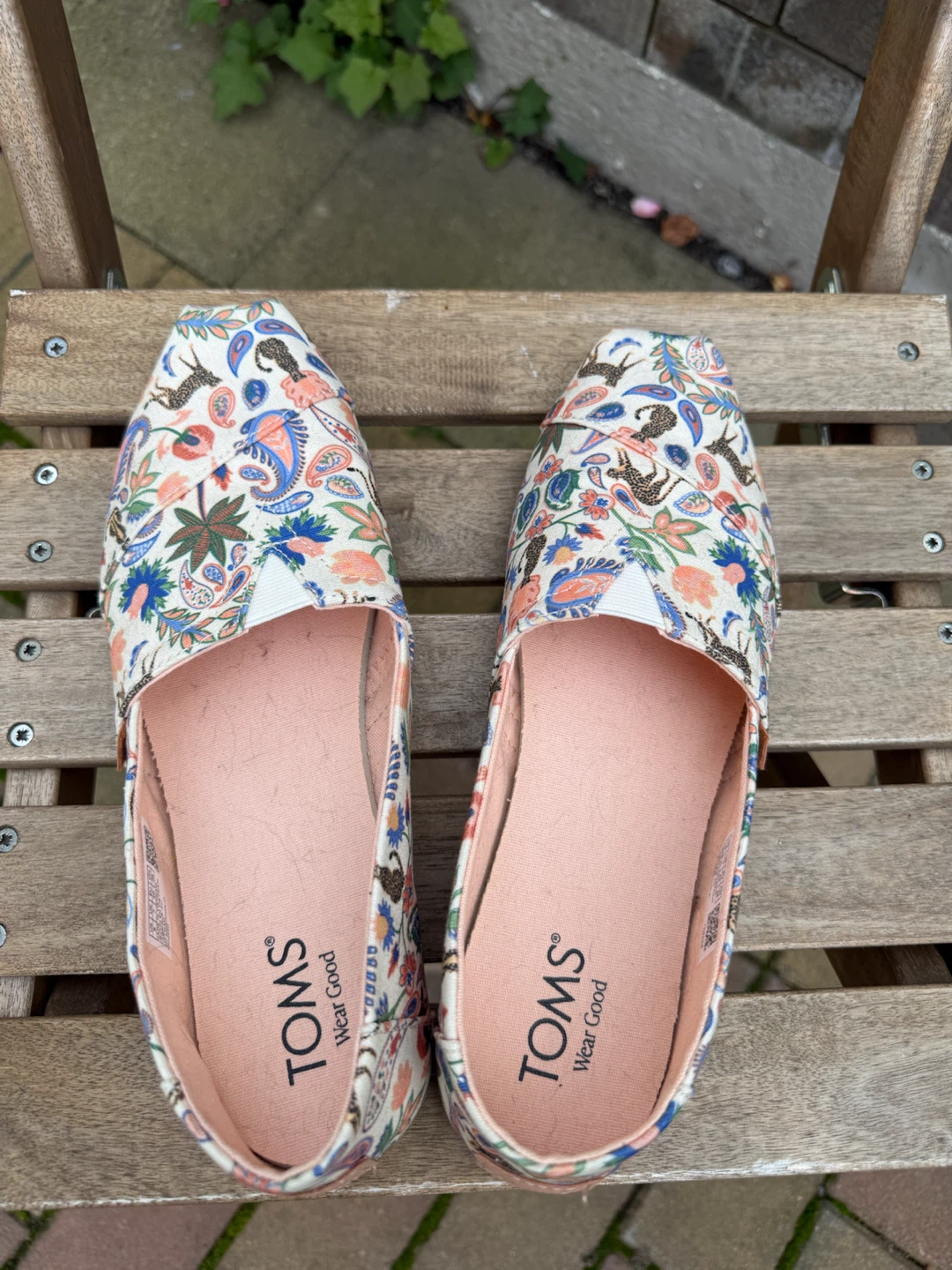 TOMS Floral Print Slip-on Shoes