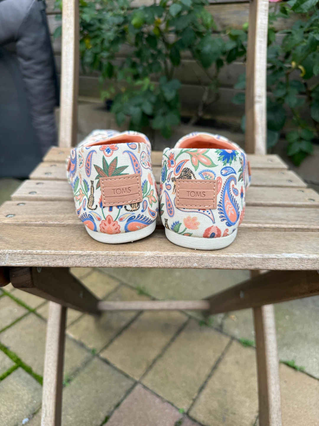 TOMS Floral Print Slip-on Shoes - photo 3