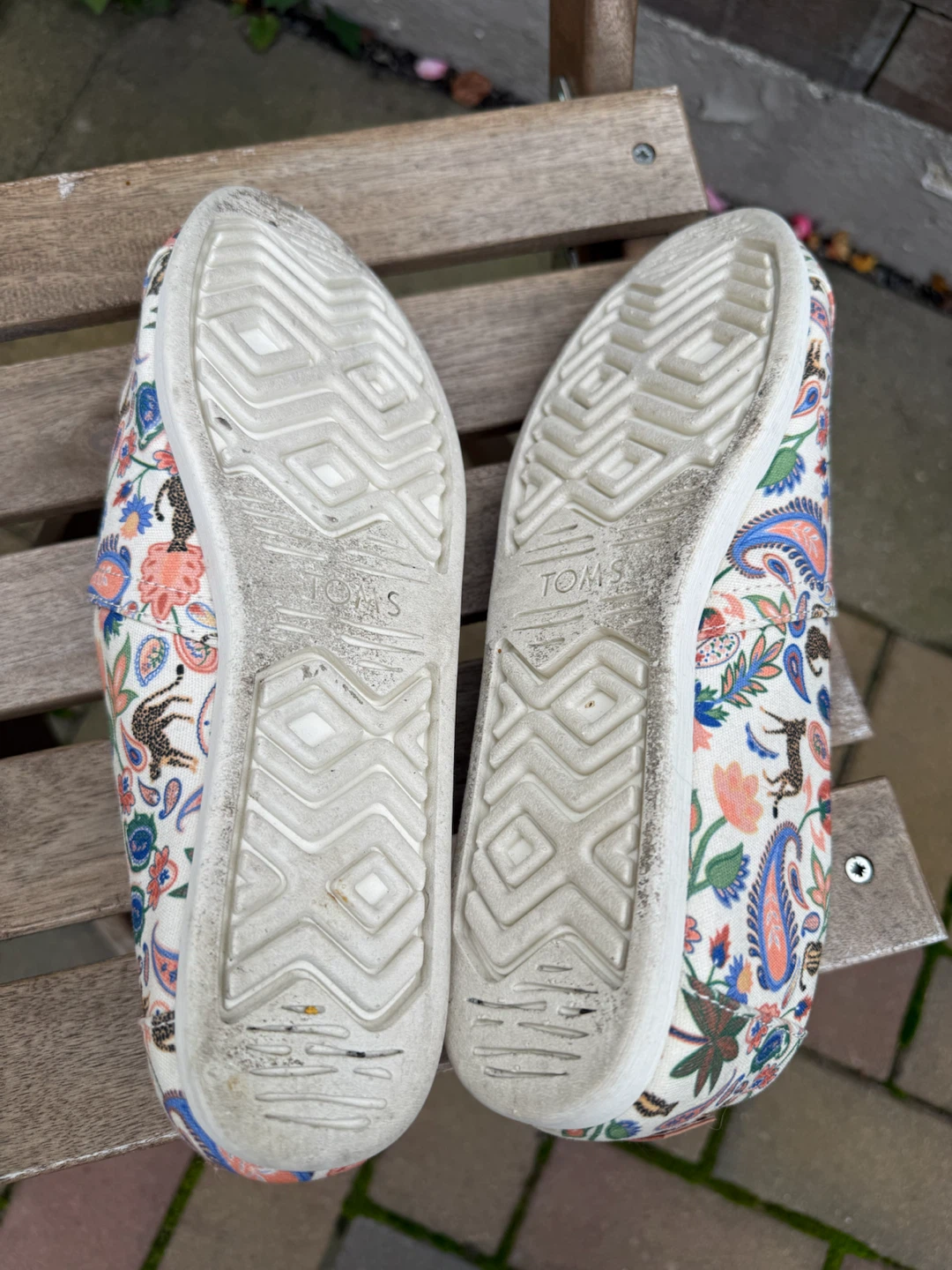 TOMS Floral Print Slip-on Shoes - photo 4
