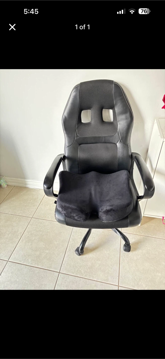 Black office chair