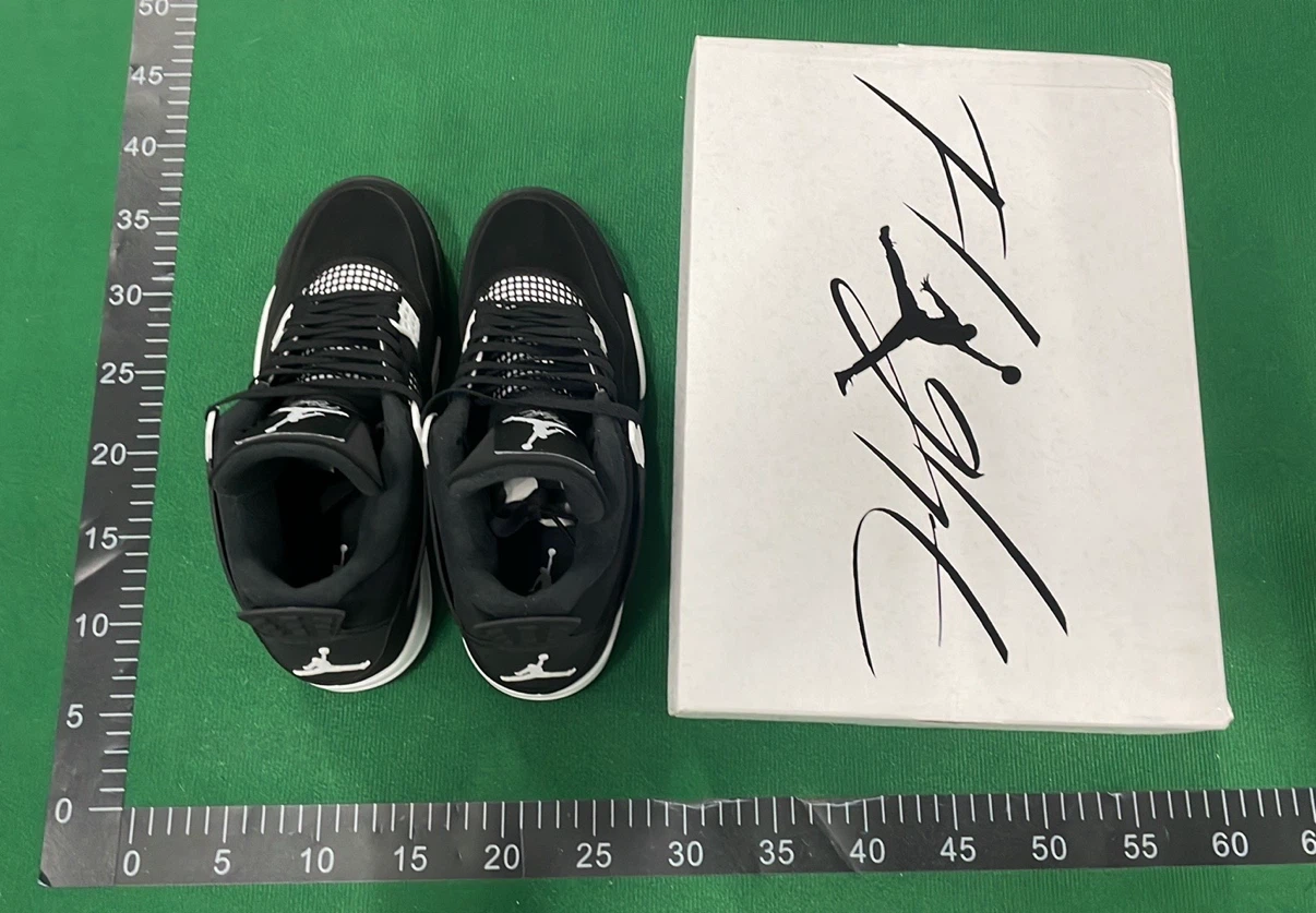 Air Jordan 4 Retro Black White - photo 4