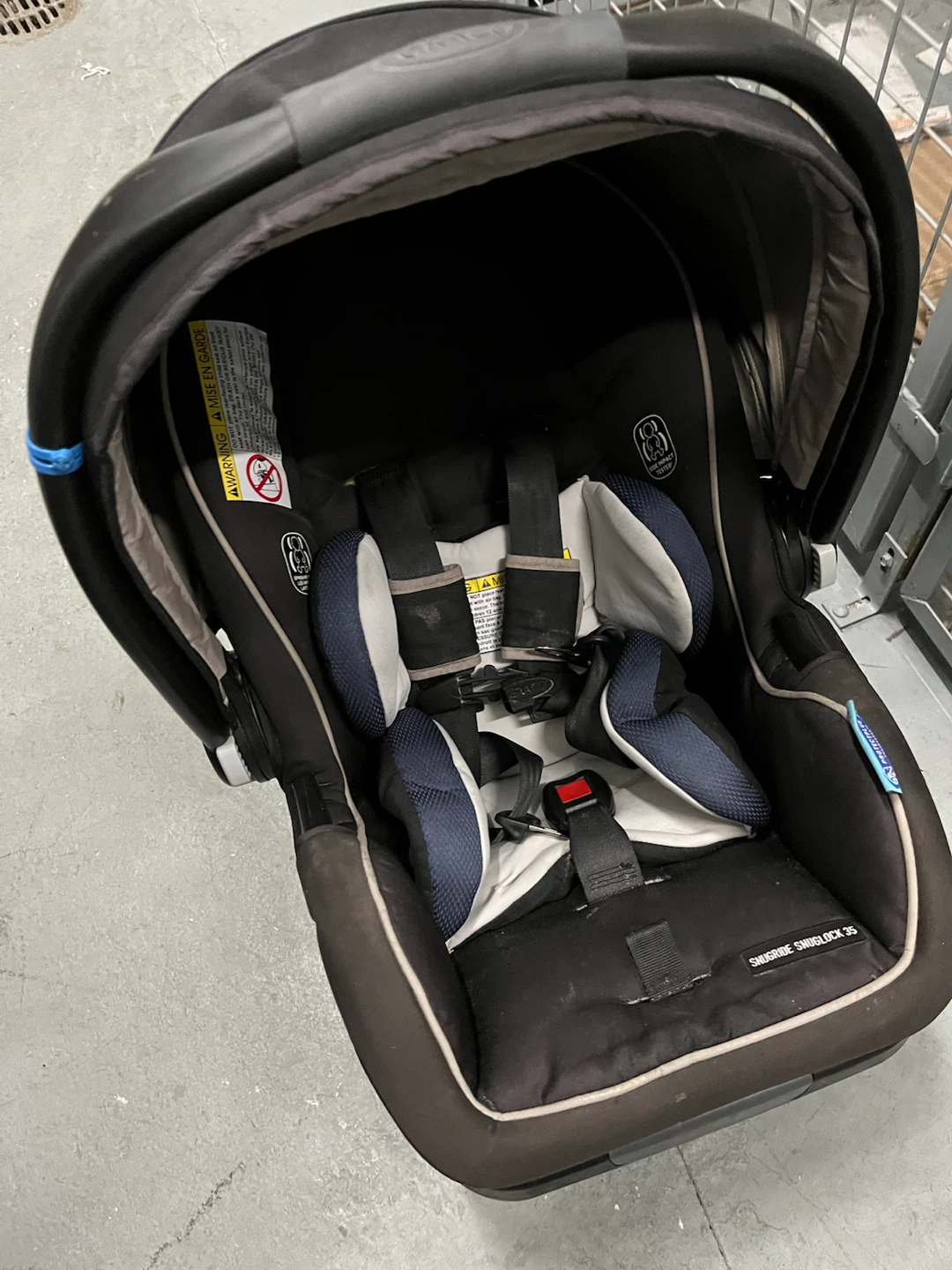 Graco SnugRide SnugLock 35 Infant Car Seat with base