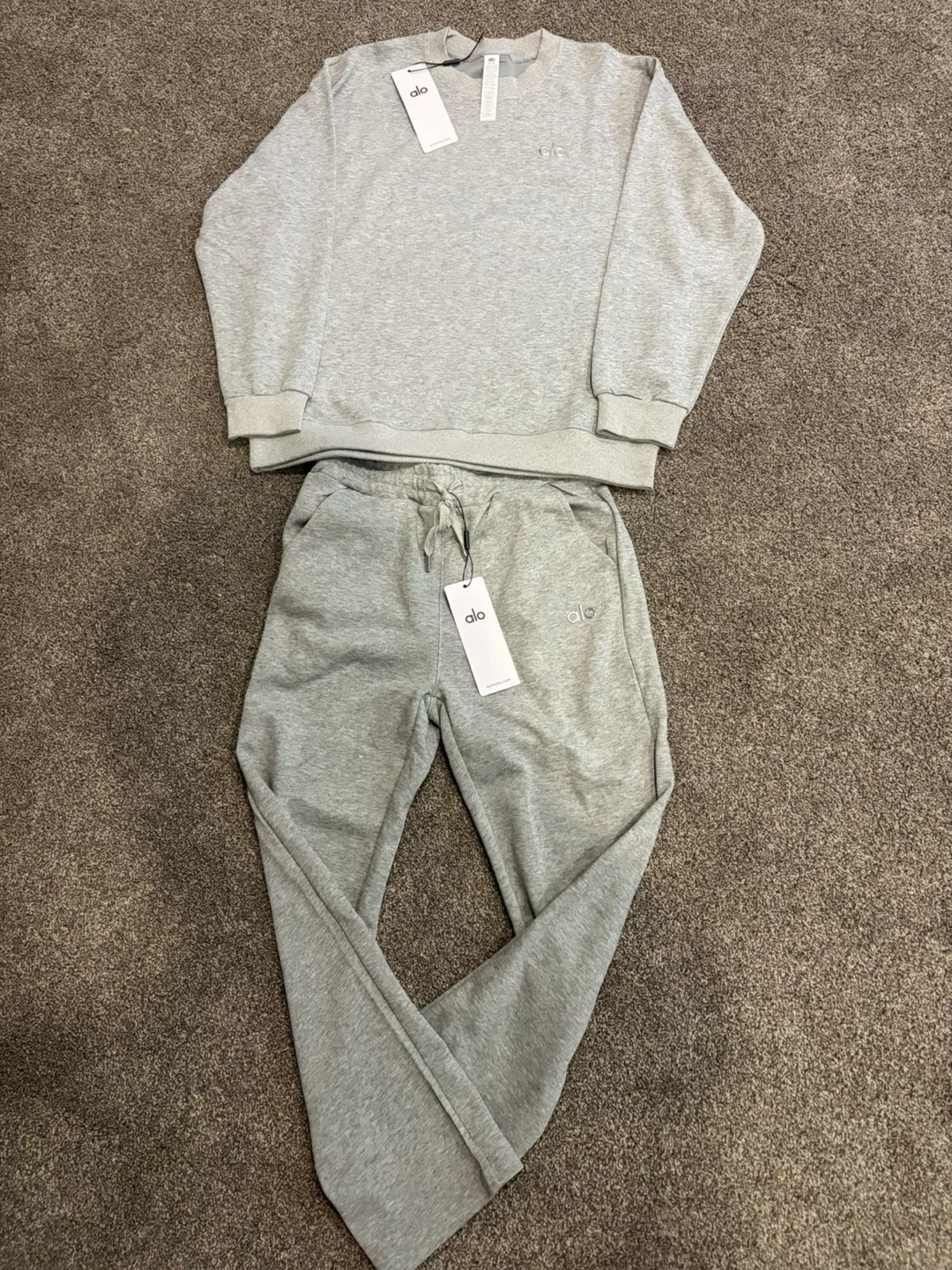 Alo Yoga Sweatshirt and Sweatpants Set