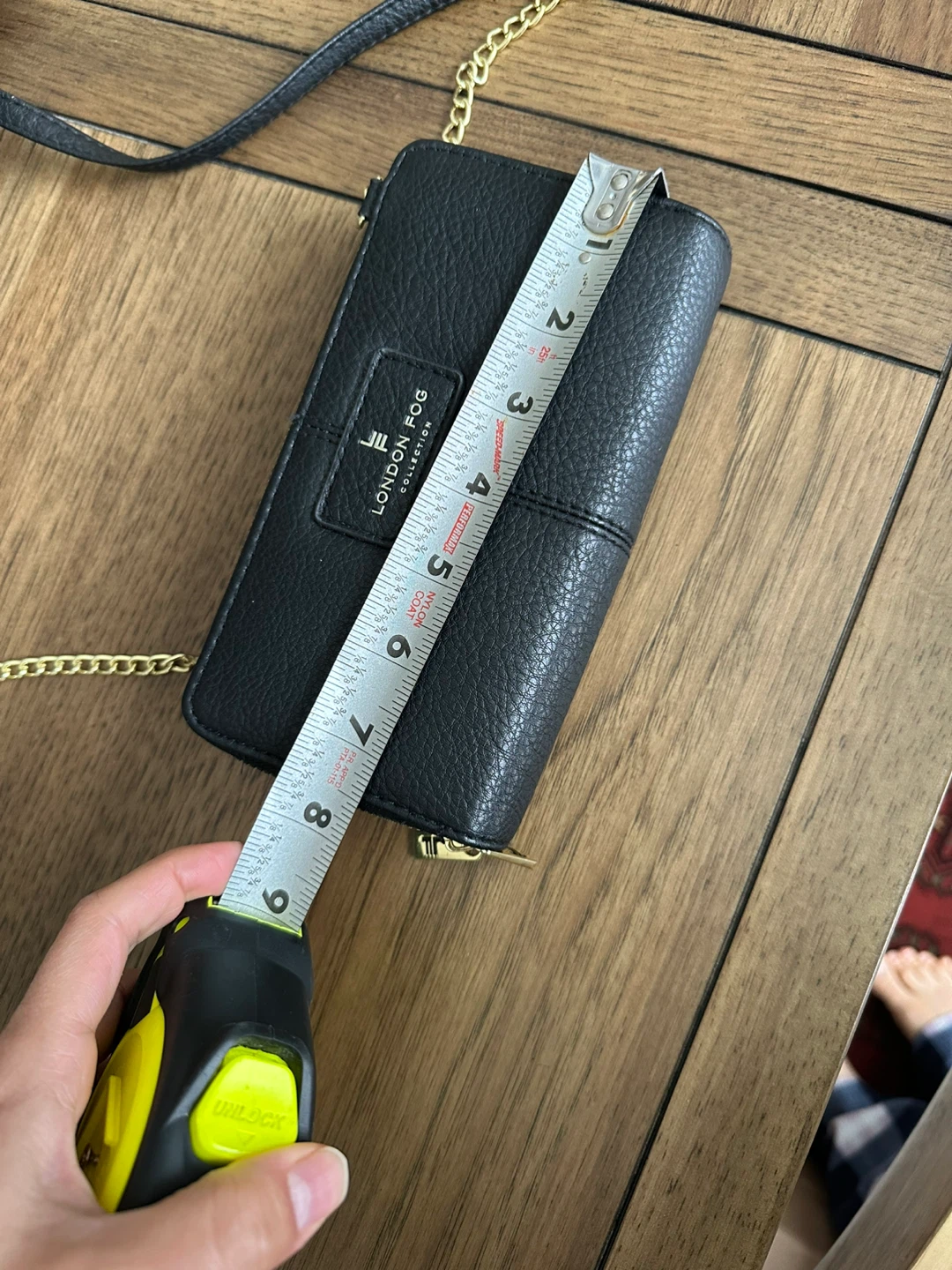 London Fog Black Crossbody Wallet – Fits Phone! - photo 3