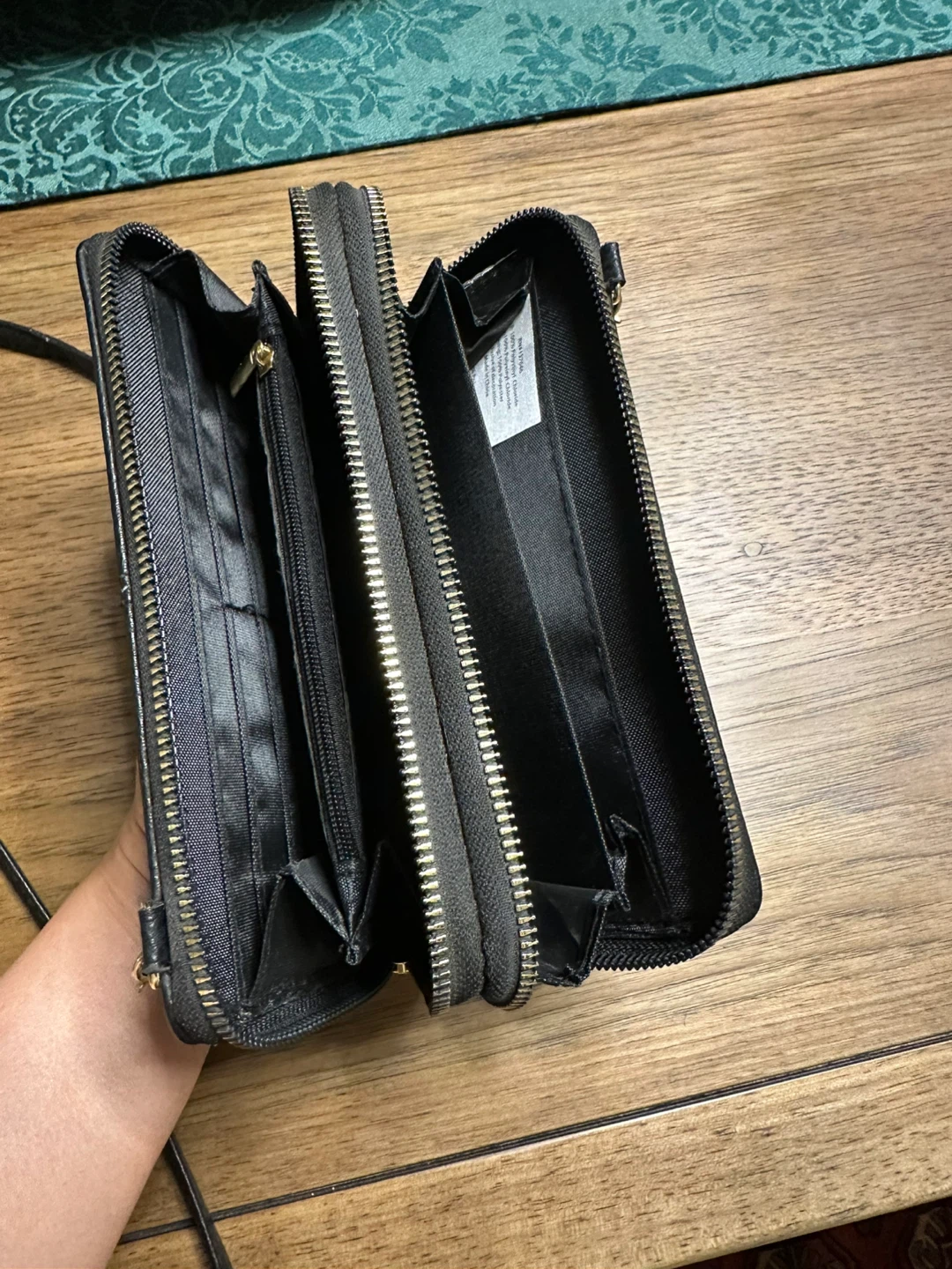 London Fog Black Crossbody Wallet – Fits Phone! - photo 5