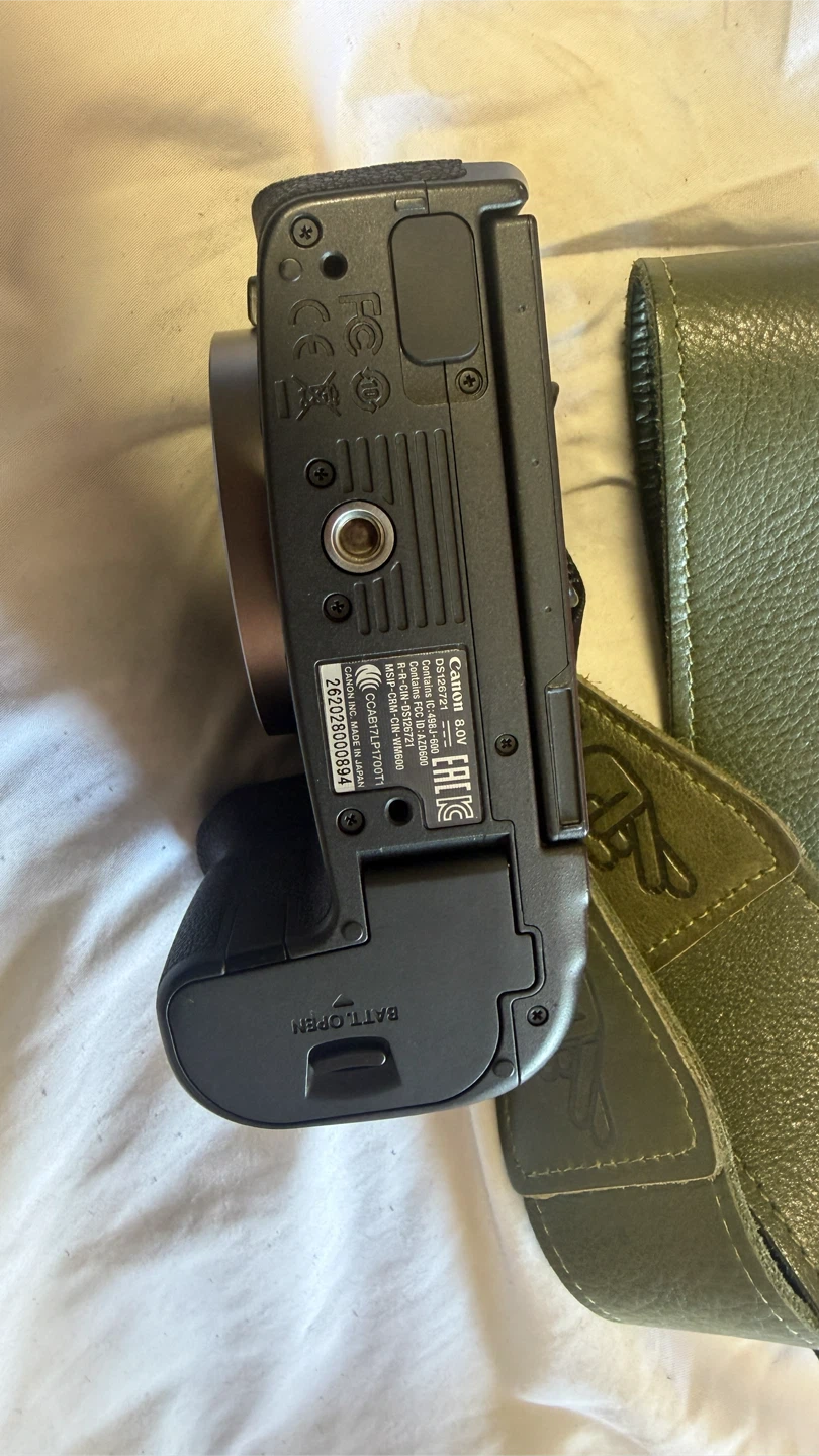 Canon EOS R Mirrorless Camera Body - photo 2