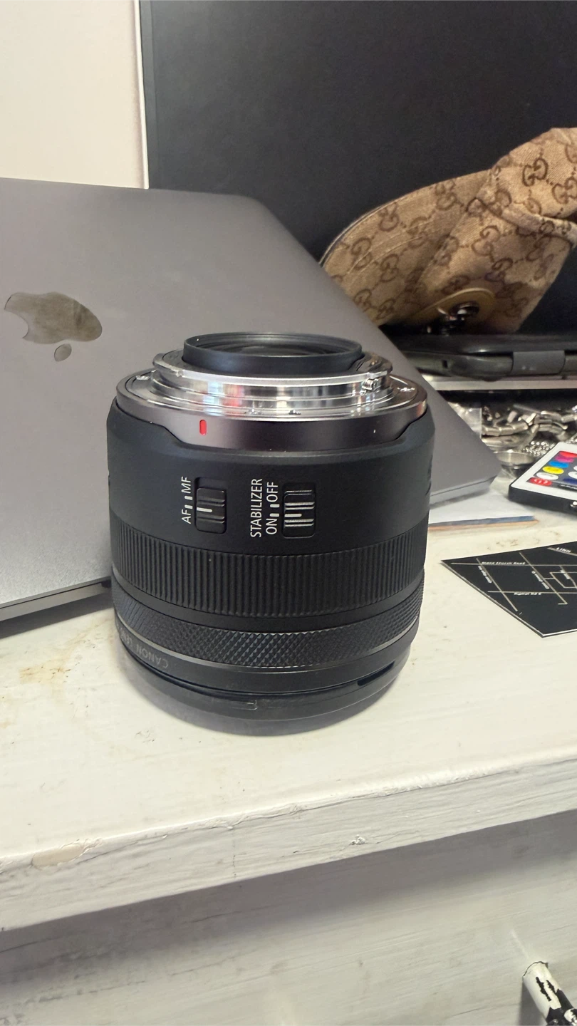 Canon RF 35mm f/1.8 Macro IS STM Lens