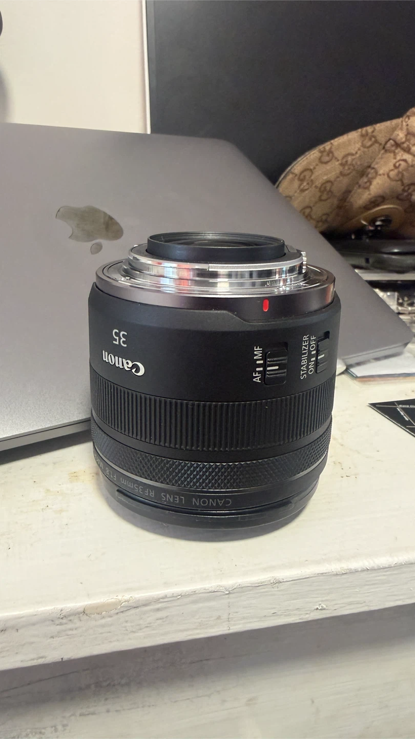 Canon RF 35mm f/1.8 Macro IS STM Lens - photo 2