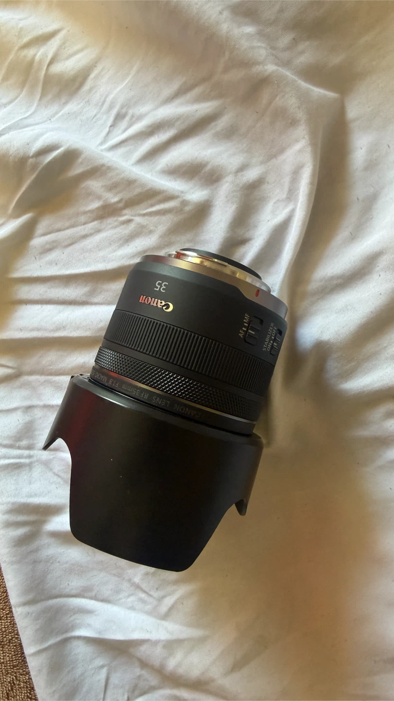 Canon RF 35mm f/1.8 Macro IS STM Lens - photo 3