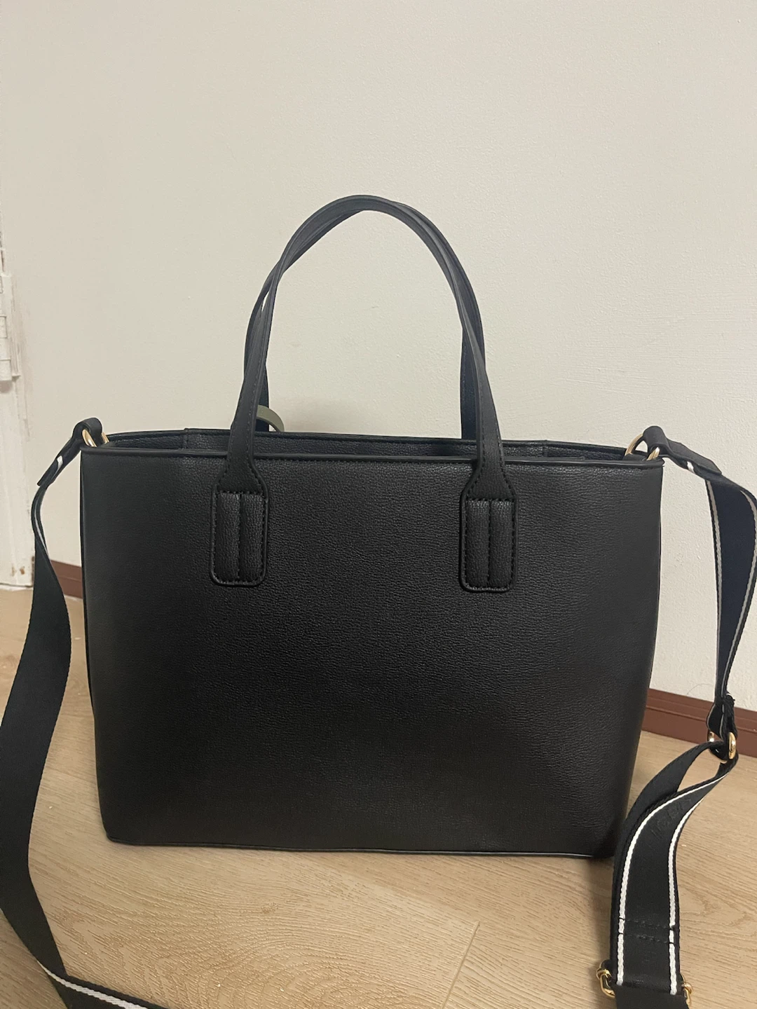 Tommy Hilfiger Black Tote Bag - photo 2