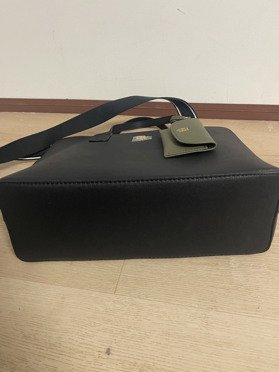 Tommy Hilfiger Black Tote Bag - photo 4