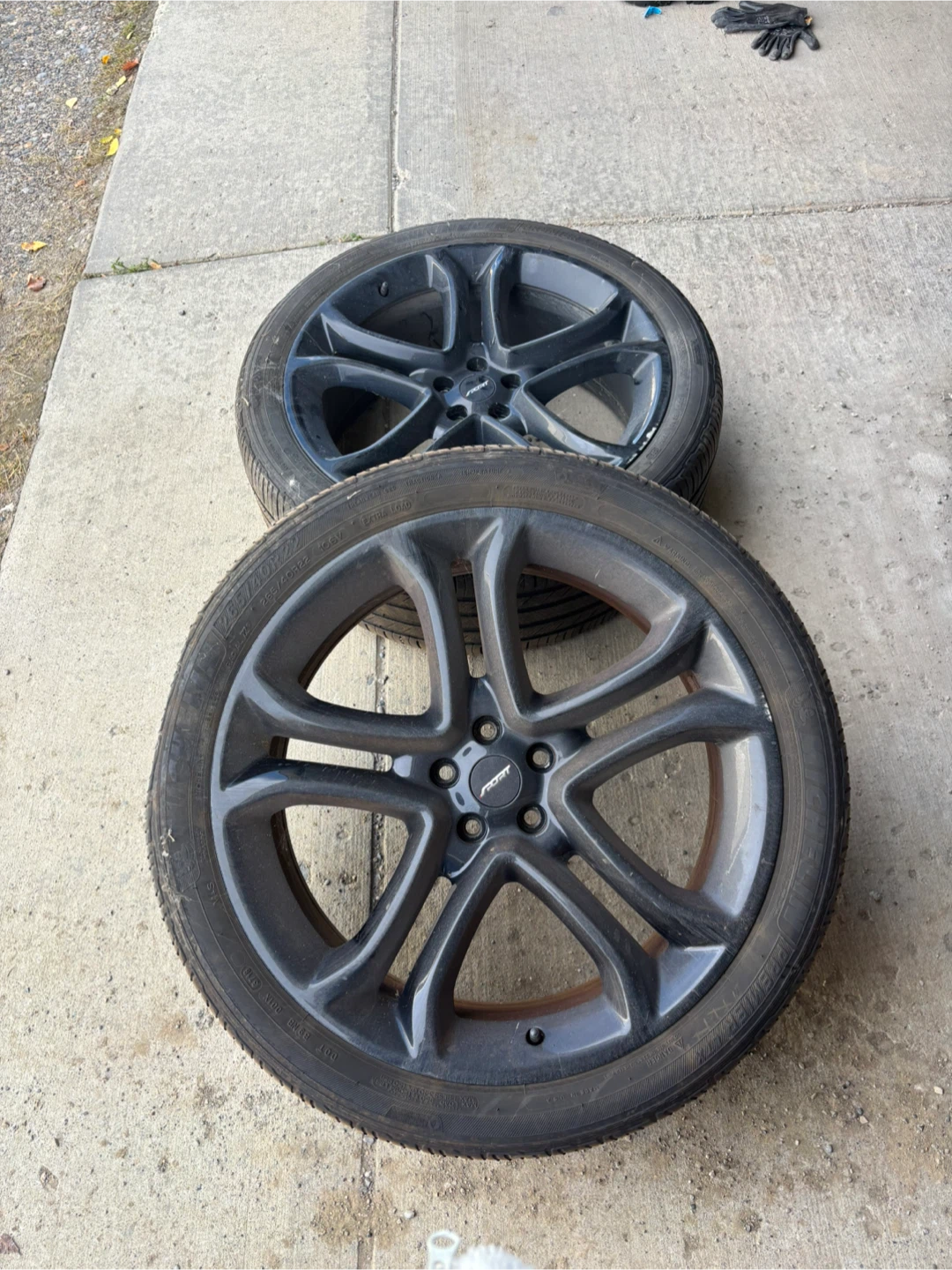 265/40R22 Michelin Tires with Sport Wheels