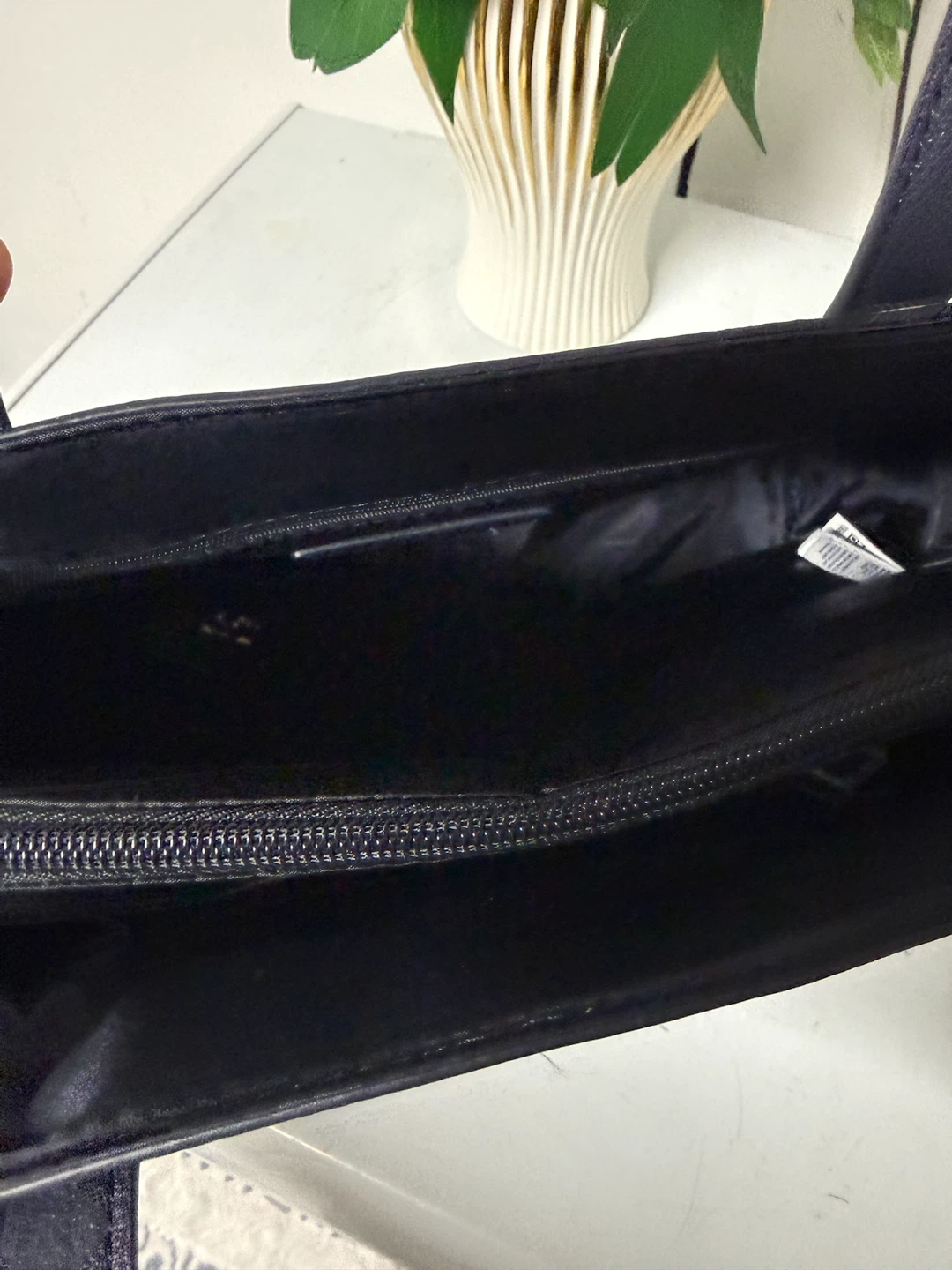 Tommy Hilfiger Monogram Tote Bag - photo 4