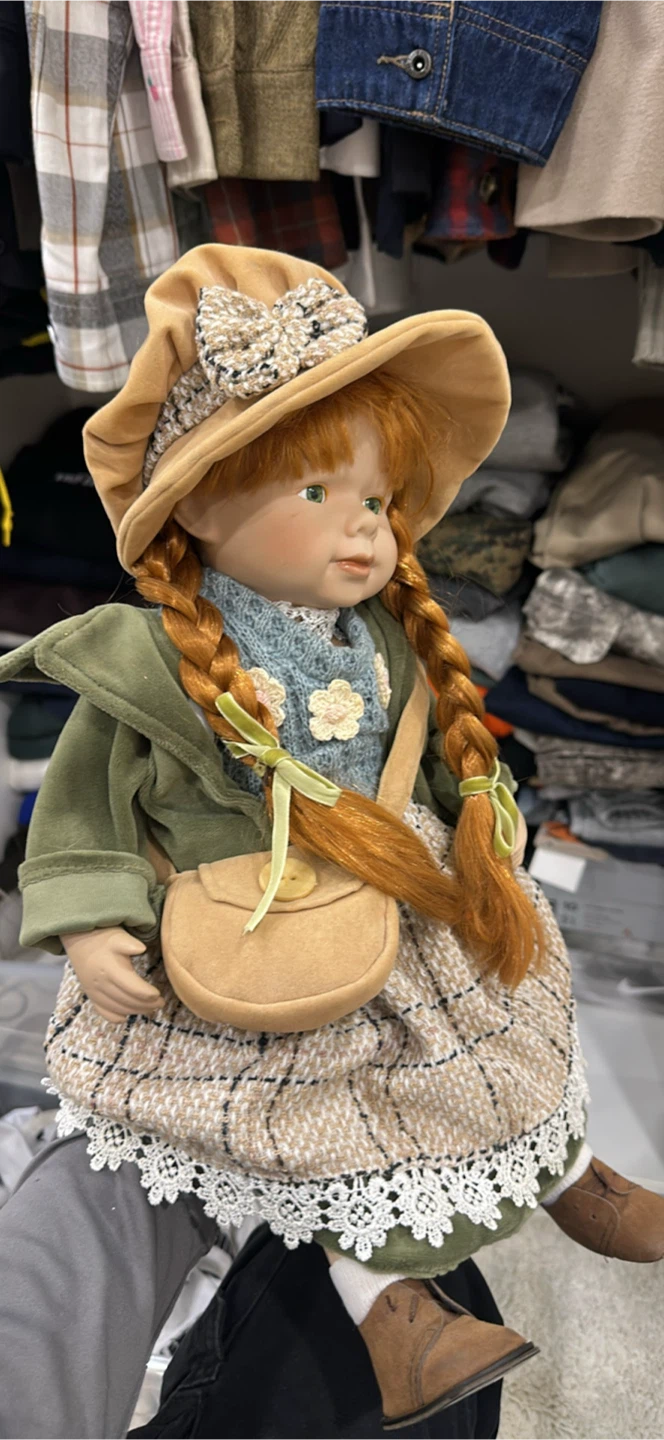 Vanessa Ricardi Porcelain Doll - photo 2