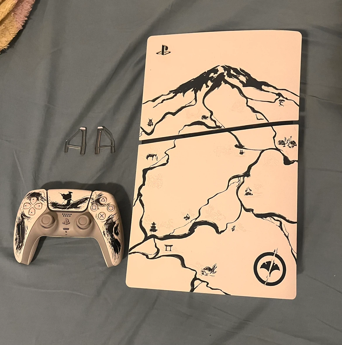 PS5 Limited Edition Ghost of Yotei Console - photo 2