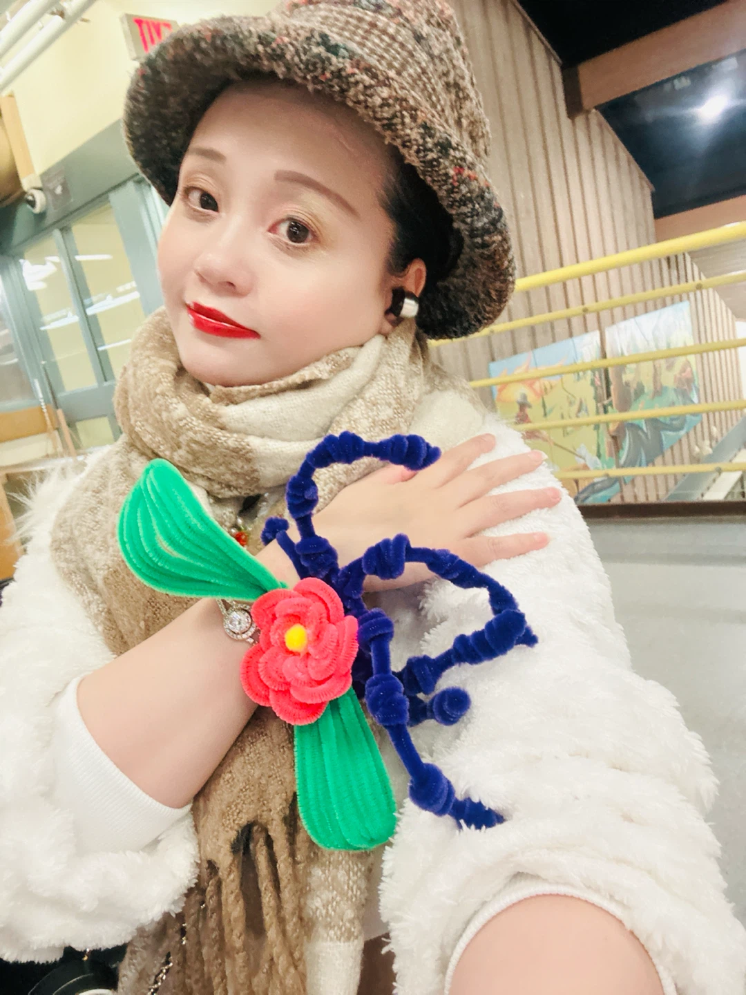 Handmade Pipe Cleaner Flower Bracelet - photo 5