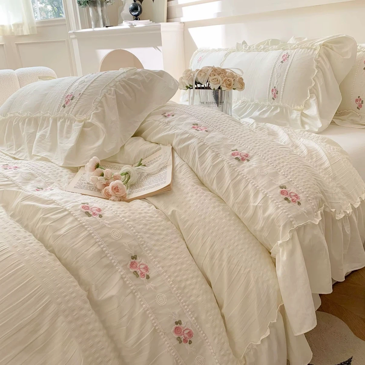 Korean Lace Quilt Set with Elegant Embroidery - photo 2